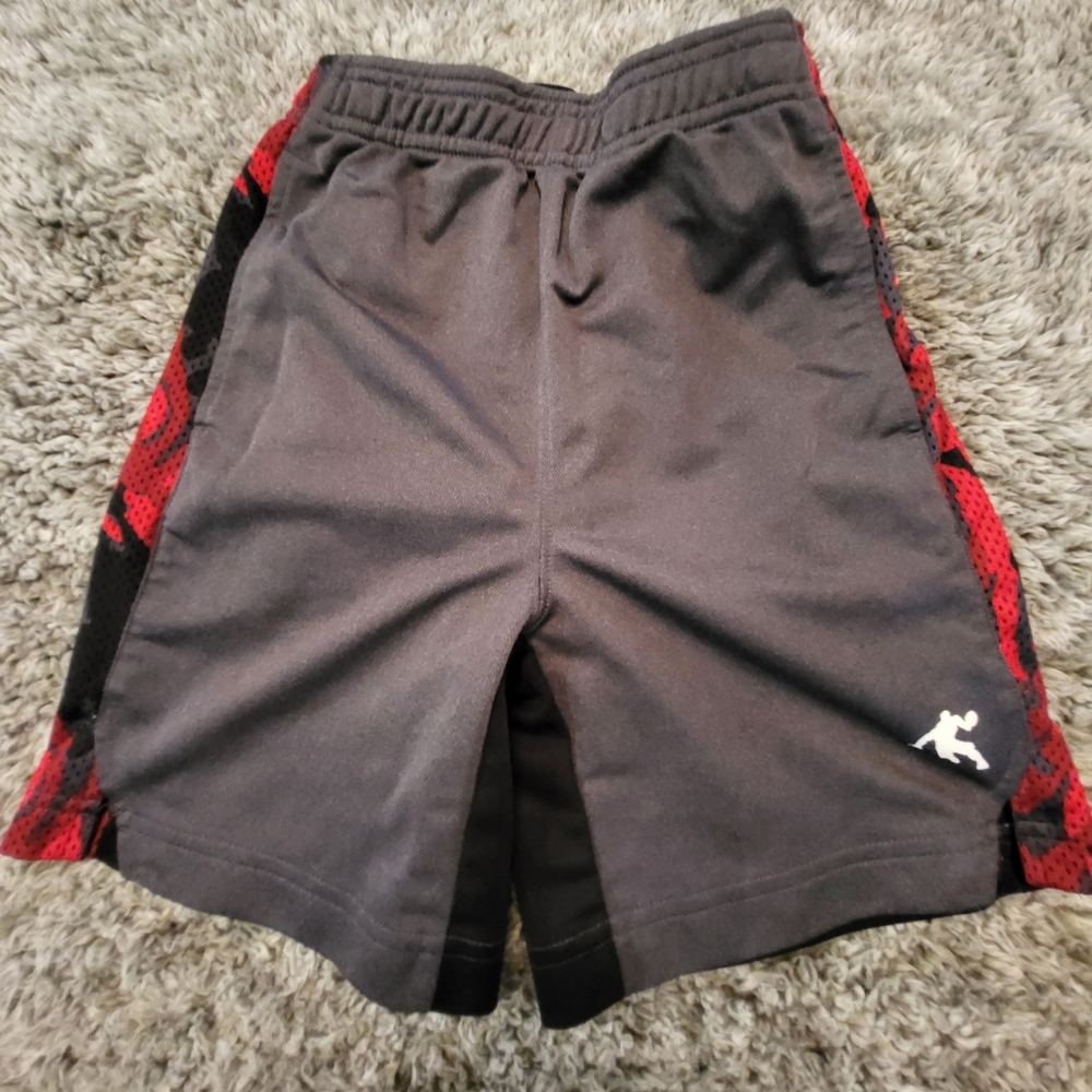 AND1 BOY'S BASKETBALL SHORT SZ XS